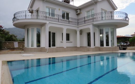 Girne Ozanköy kiralık villa
