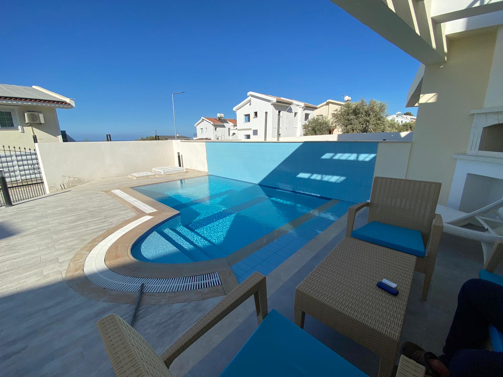 Girne Alsancak'ta kiralık villa