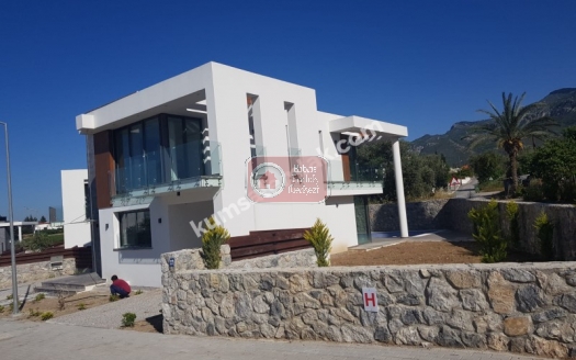 Girne Ozanaköy'de 3+1 Satılık Müstakil Ev
