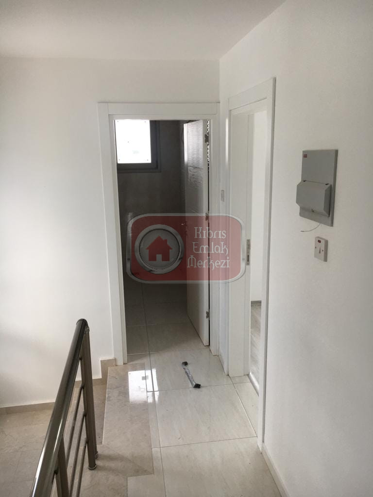 Lefkoşa Gönyeli’de Satılık 200 M2 Dubleks Türk Malı Müstakil Ev 140,000