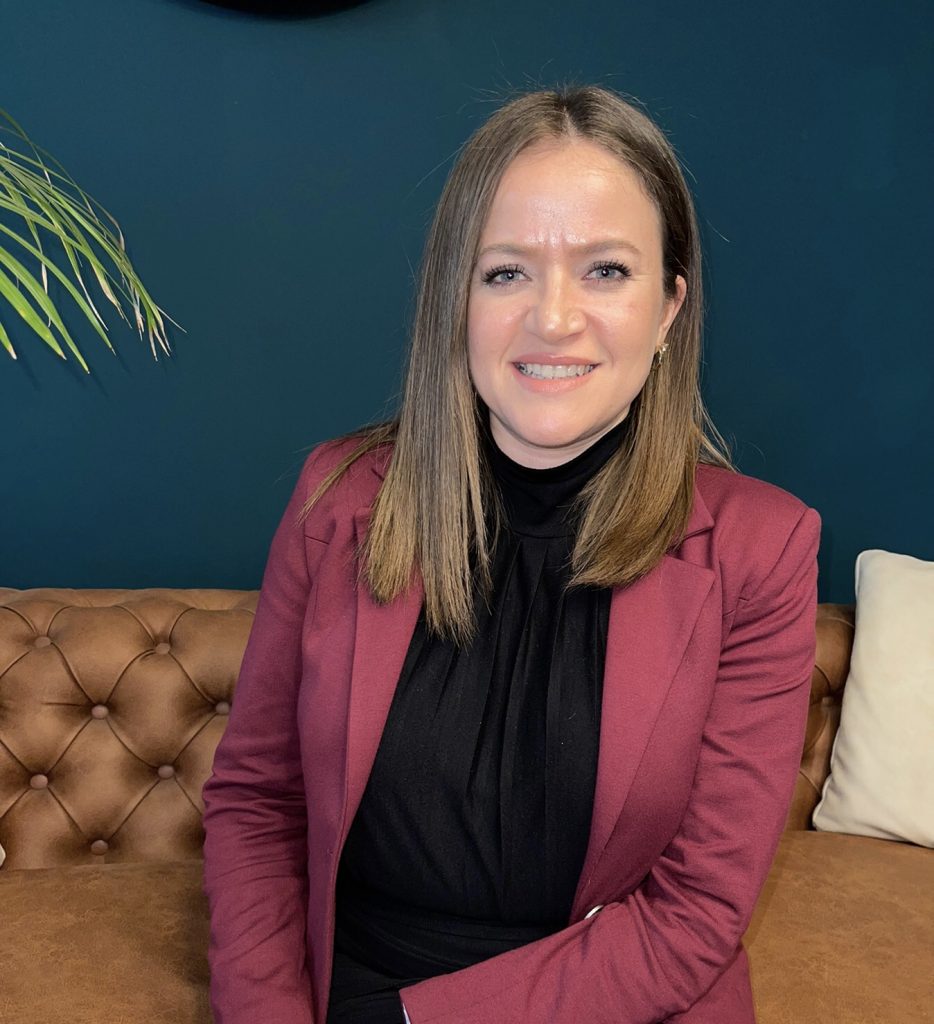 ceren-boyacı-island-green-kibris-emlak-merkezi